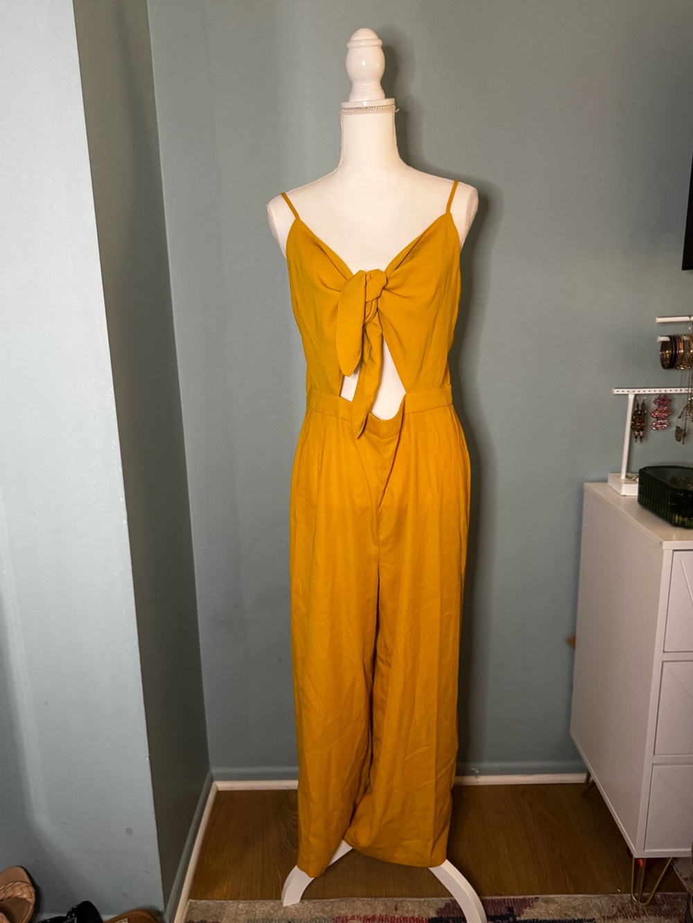 Women’s Boutique Cut Out Mustard Tie-Front Wide Leg Jumpsuit X-LARGE 12/14